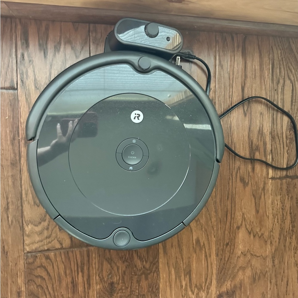 iRobot Roomba Vacuum Cleaner in Black
